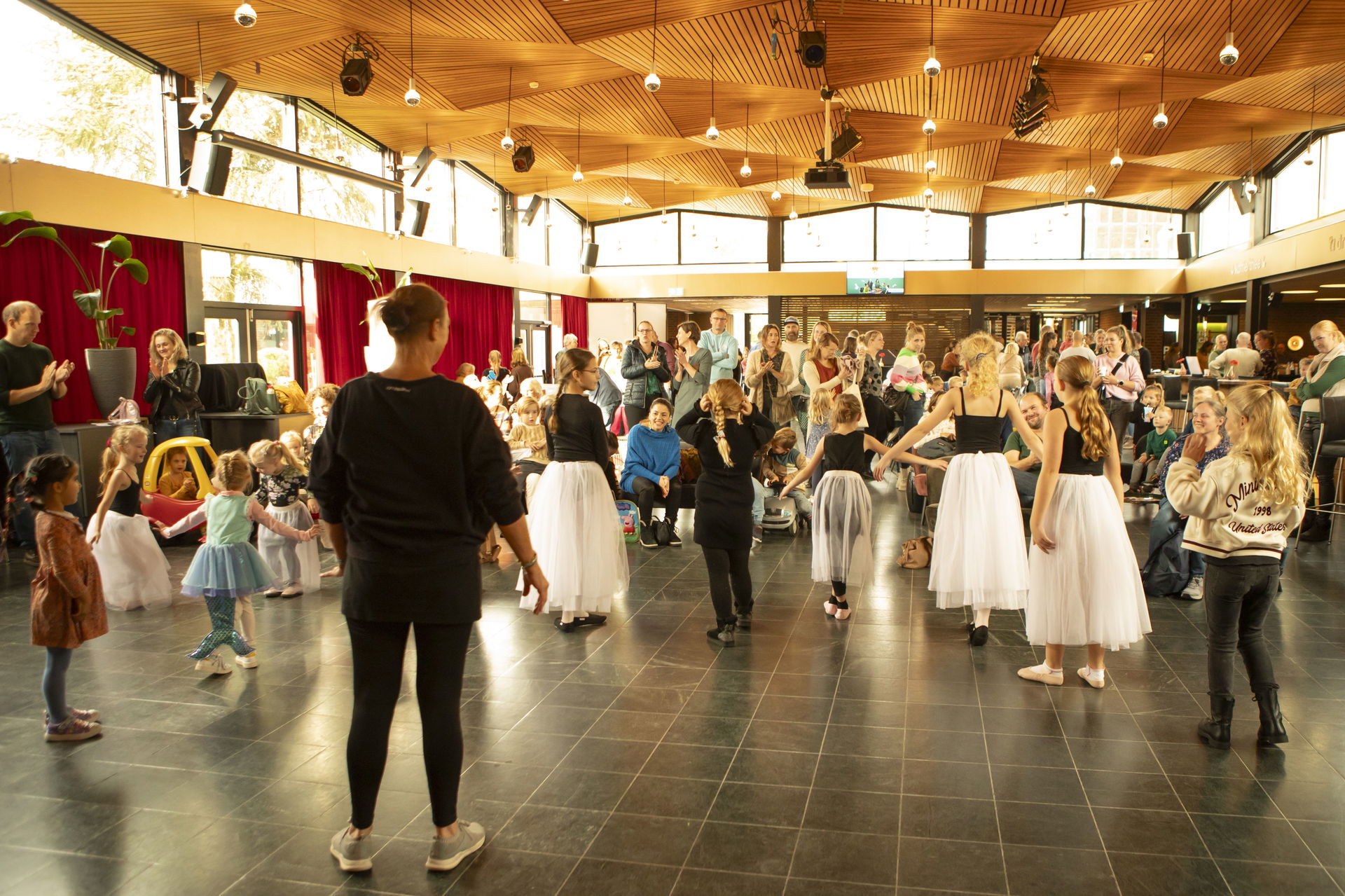 Jeugdtheaterdag 2023 - De Tamboer - Anouk Schamper Fotografie