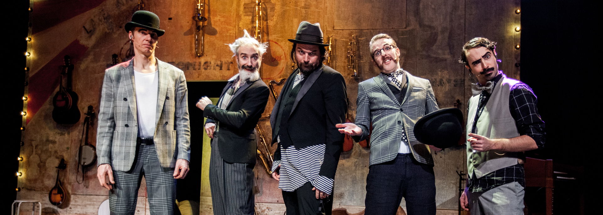 Wereldband met de bekroonde show Slapstick