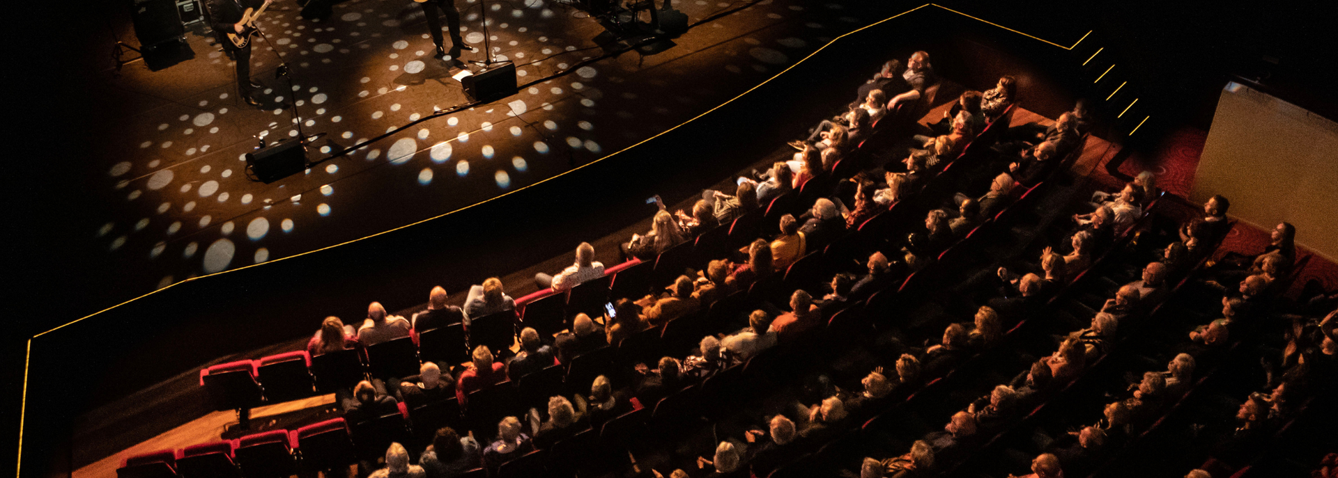 Volle Passagezaal - Anouk Schamper Fotografie - 2024 in De Tamboer