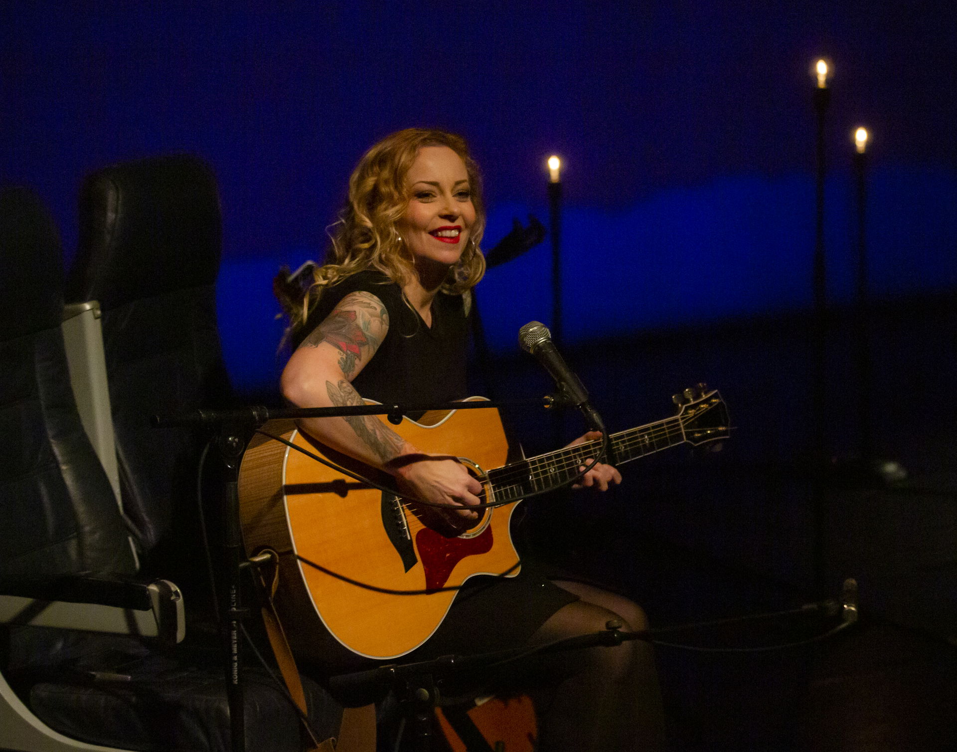 In 2019 stond Anneke van Giersbergen in De Tamboer met haar show Inchecken